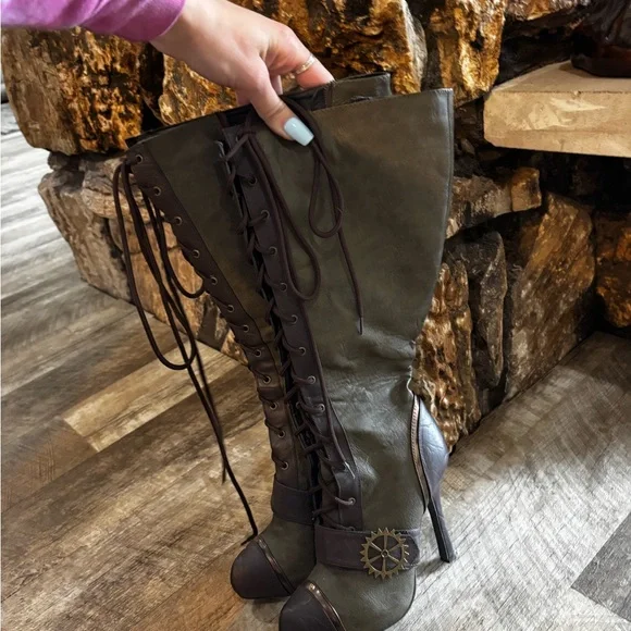 Ellie Dark Green Lace-Up Heeled Boots - Picture 2 of 10